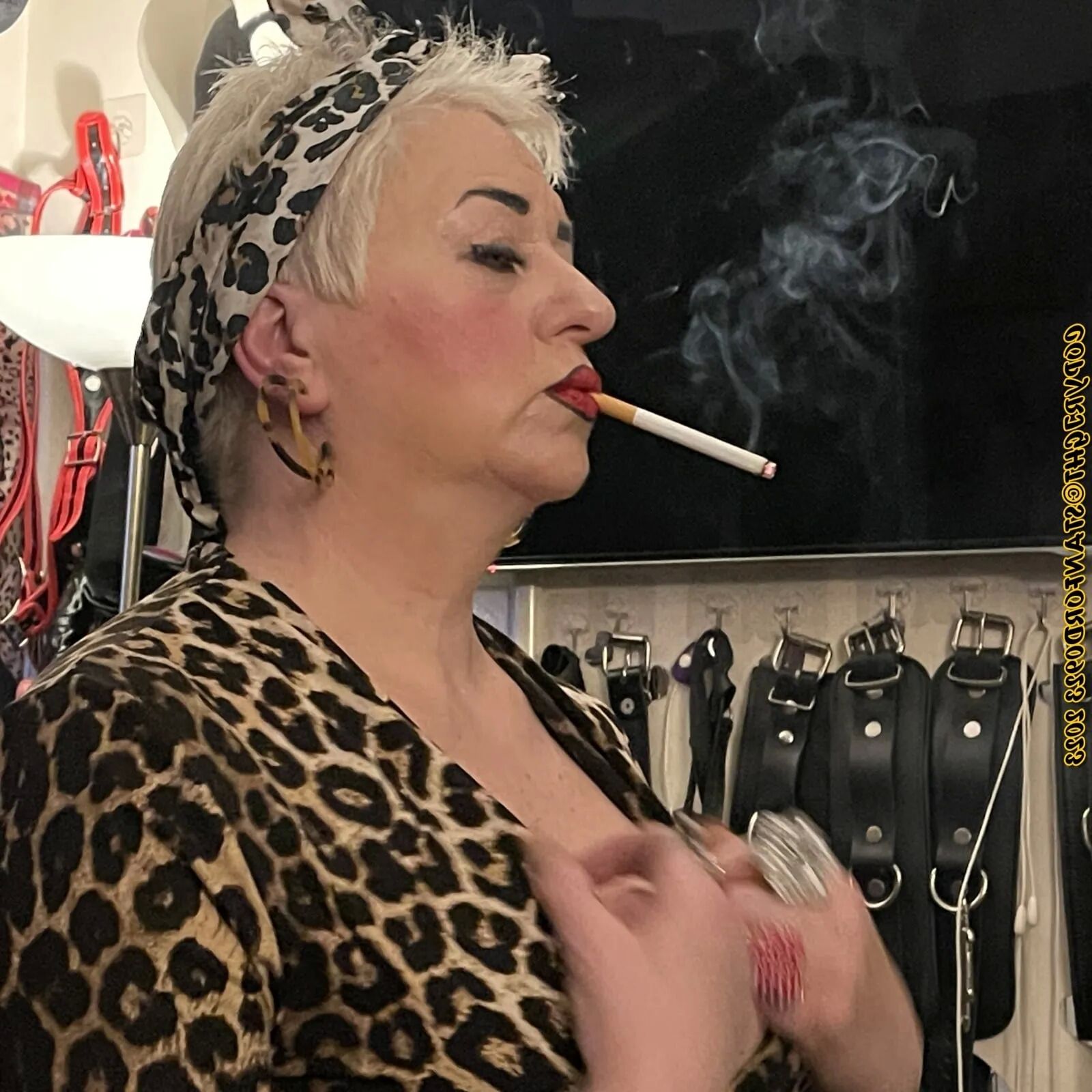 MOM NEEDS YOUNG COCK - 53 Pics