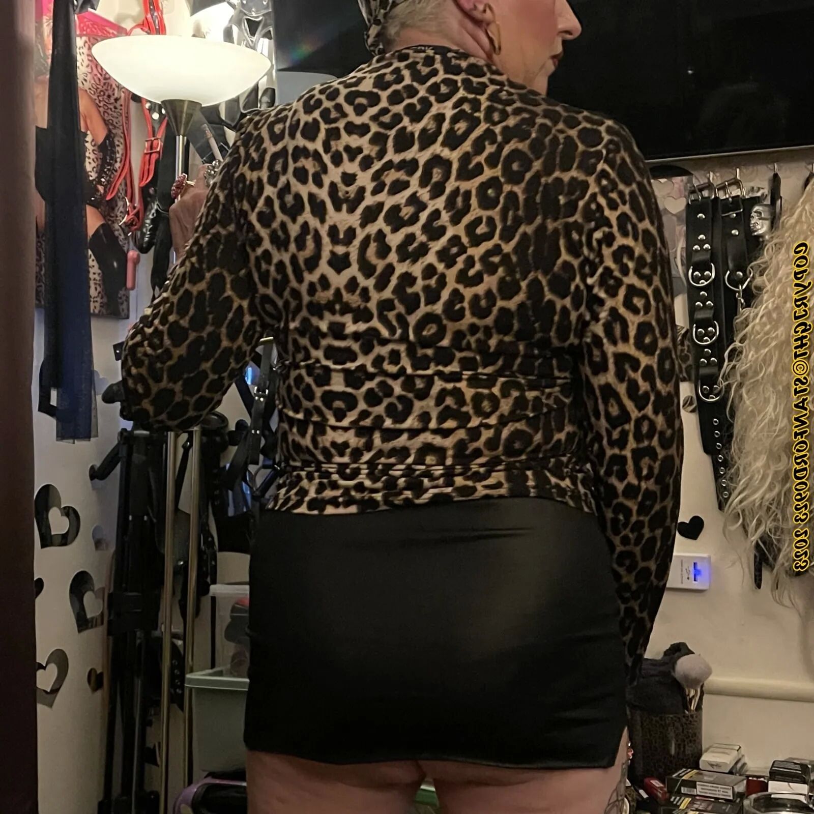 MOM NEEDS YOUNG COCK - 53 Pics