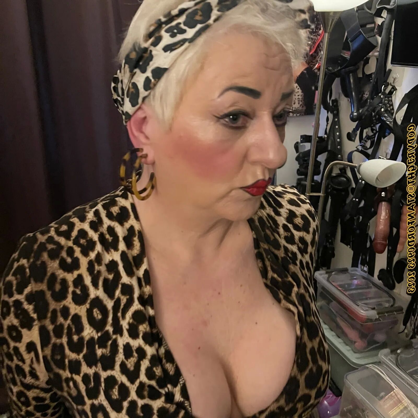 MOM NEEDS YOUNG COCK - 53 Pics