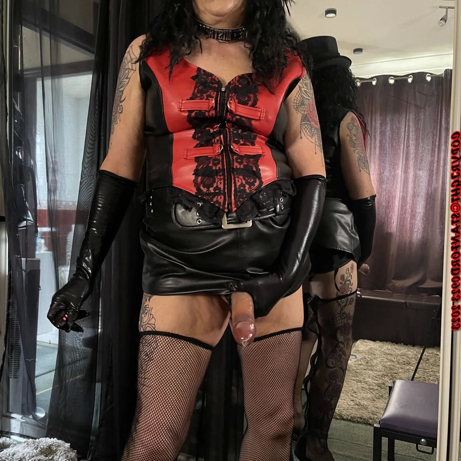 MISTRESS SMOKE STRAPON & CIGAR - 96 Pics