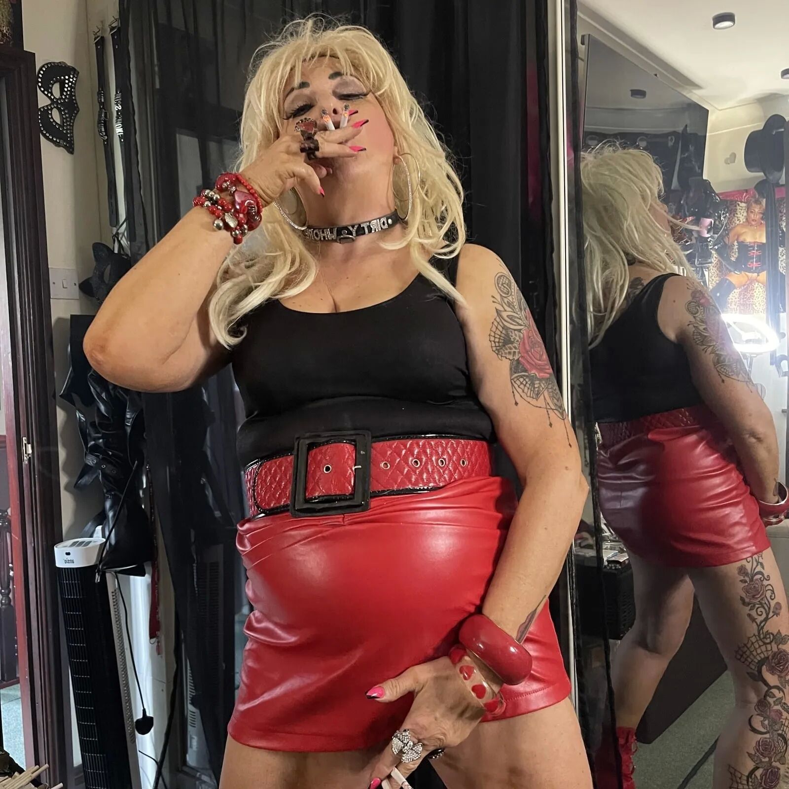 MISS SHIRLEY LOVES SMOKING - 232 Pics