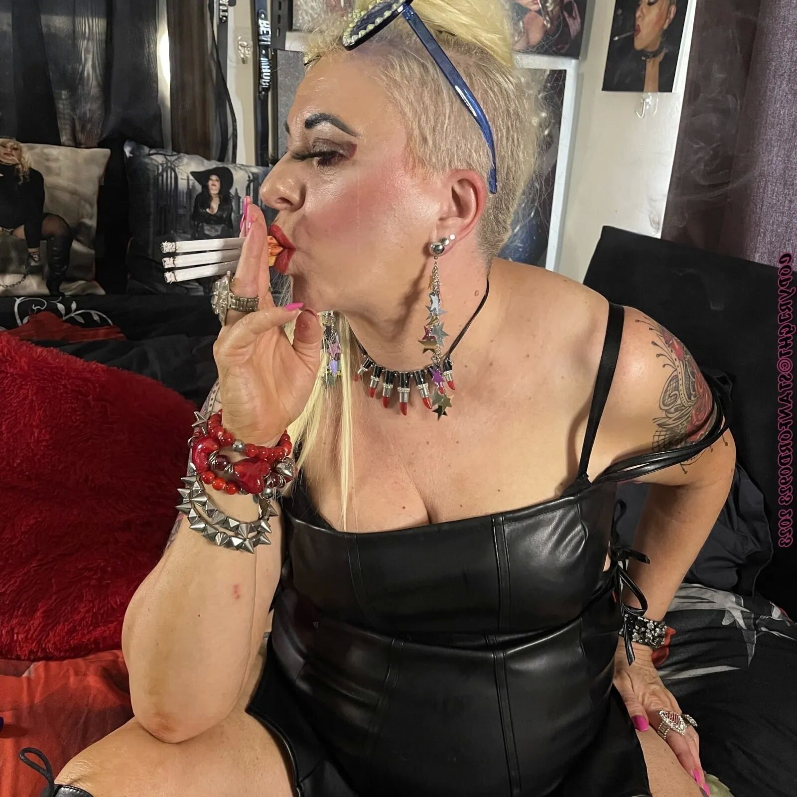 SHIRLEY MASSIVE DIRTY WHORE - 210 Pics