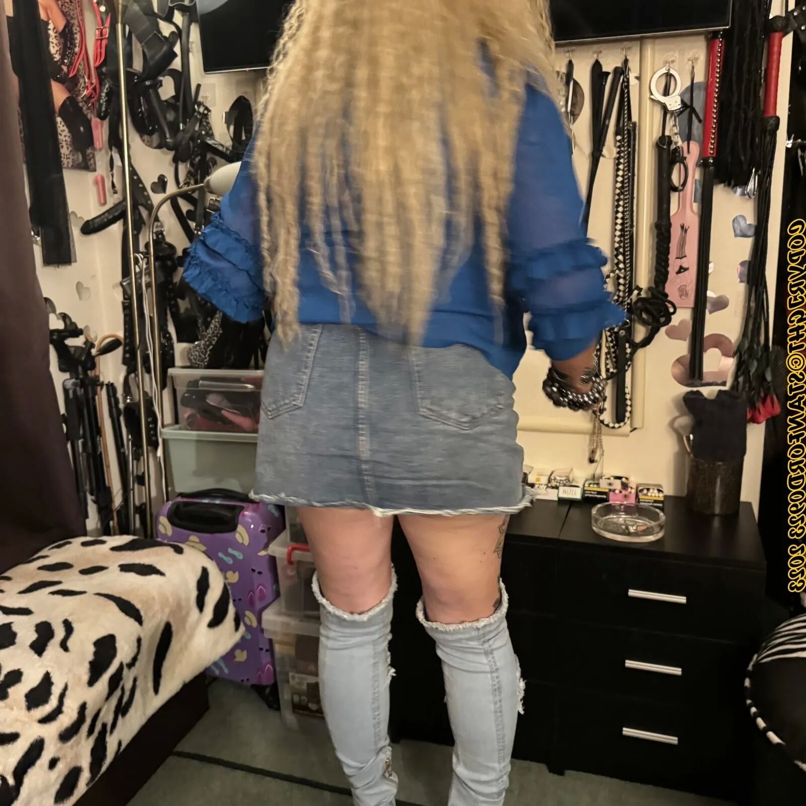 JEAN CUM SLUT - 84 Pics