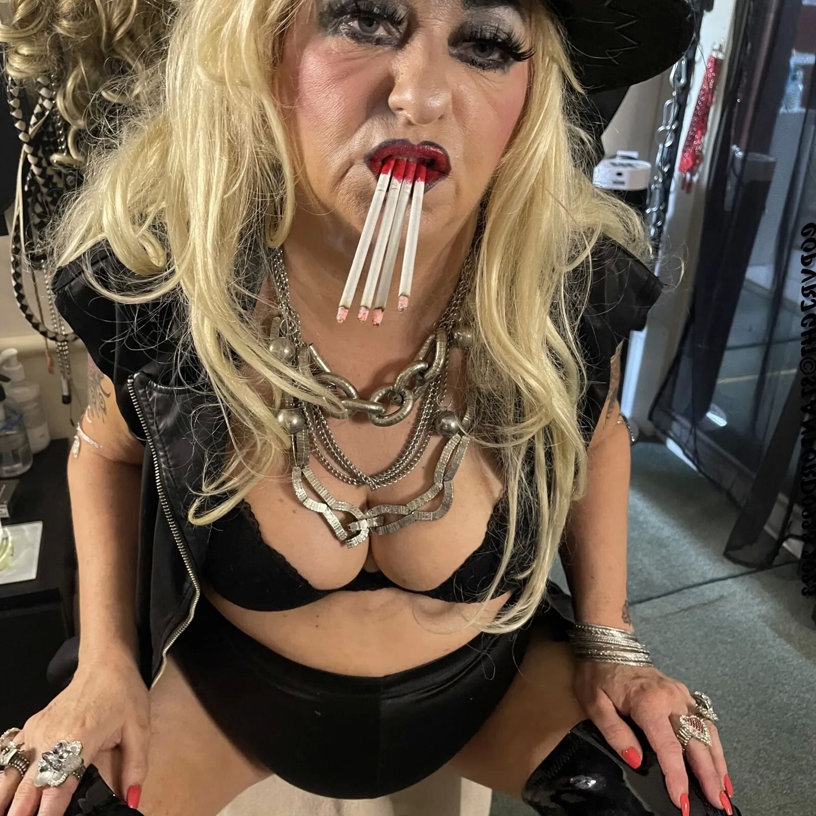 SHIRLEY I LOVE SMOKING 3 - 229 Pics