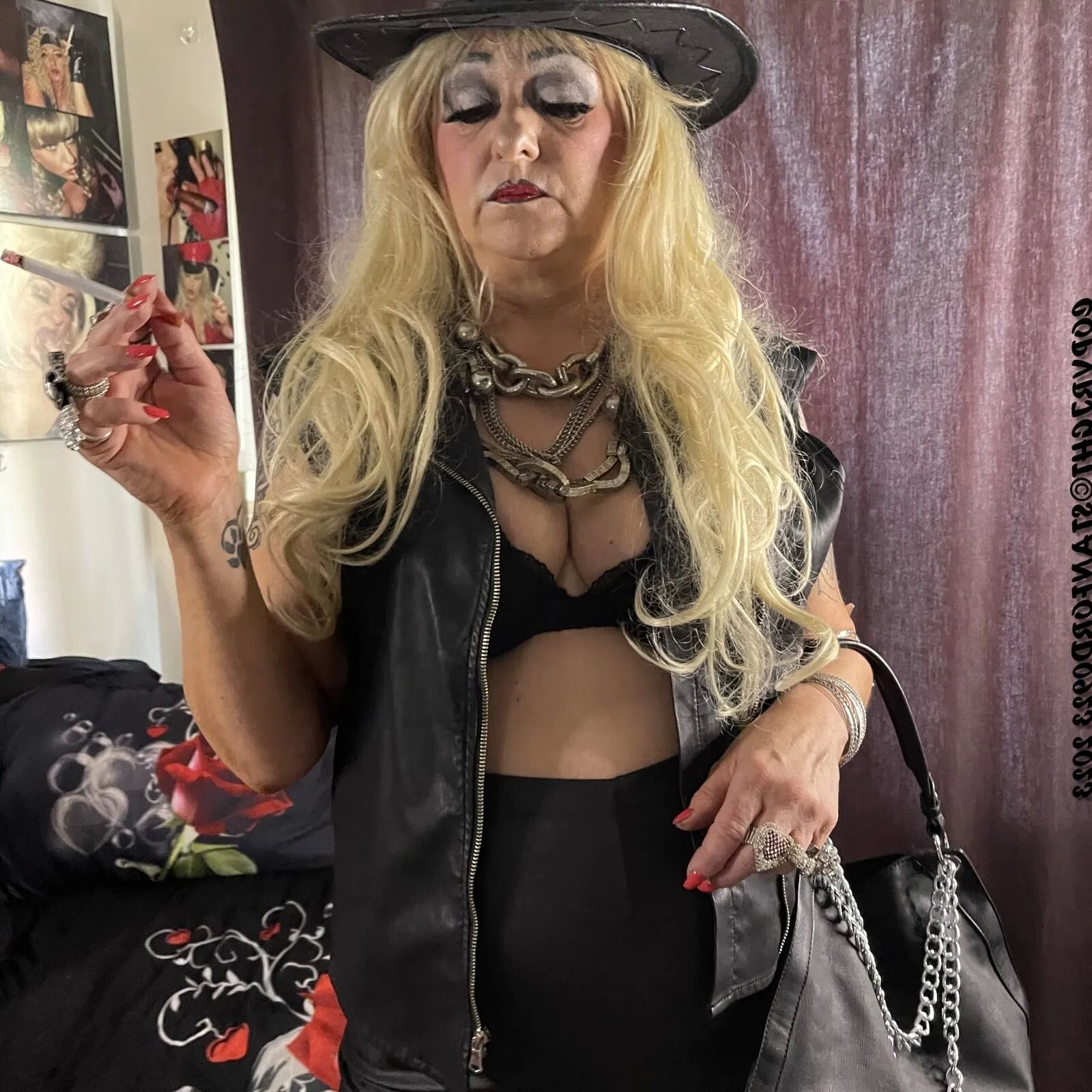 SHIRLEY I LOVE SMOKING 3 - 229 Pics