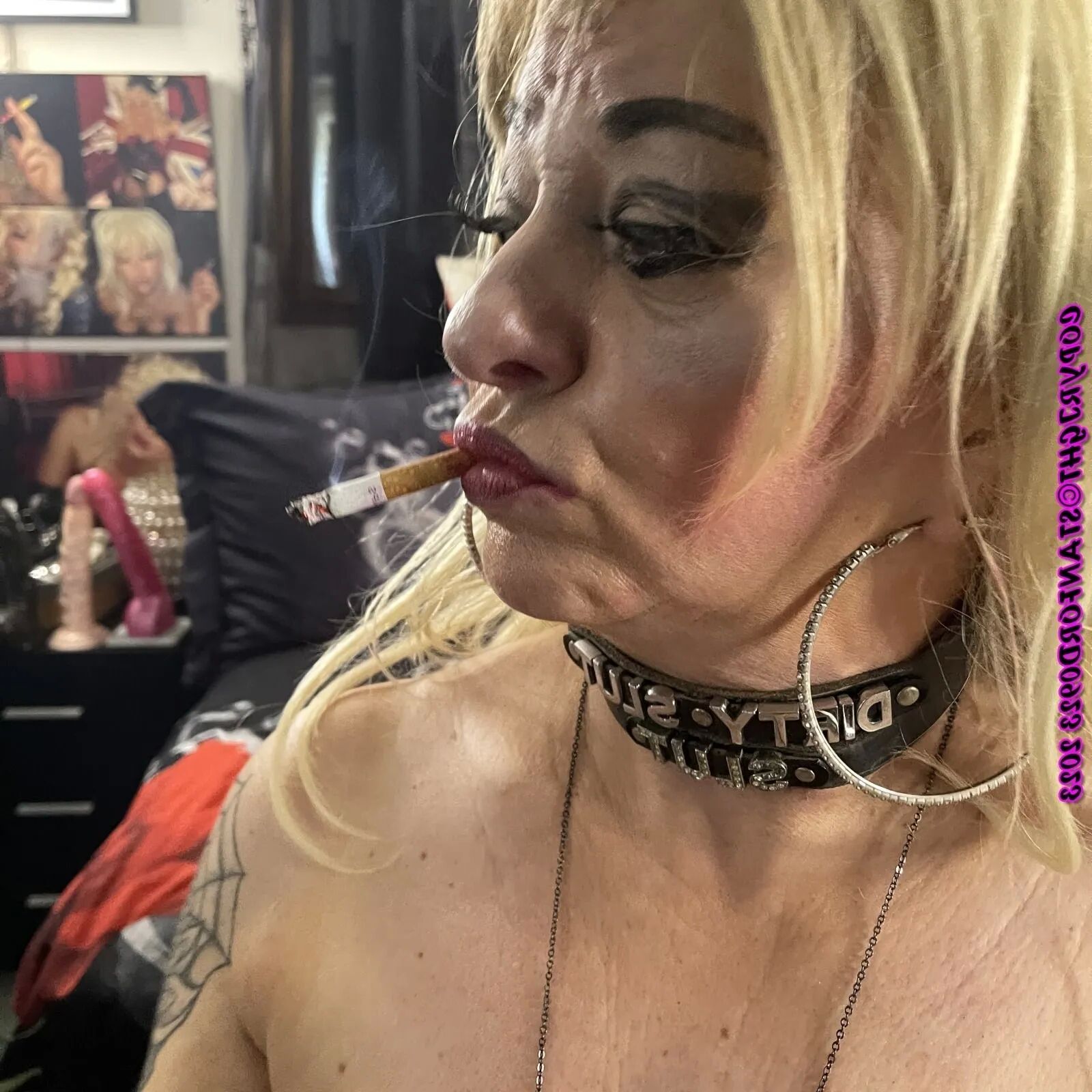 I LOVE SMOKING 5 PLAYING WITH MYSELF - 82 Pics