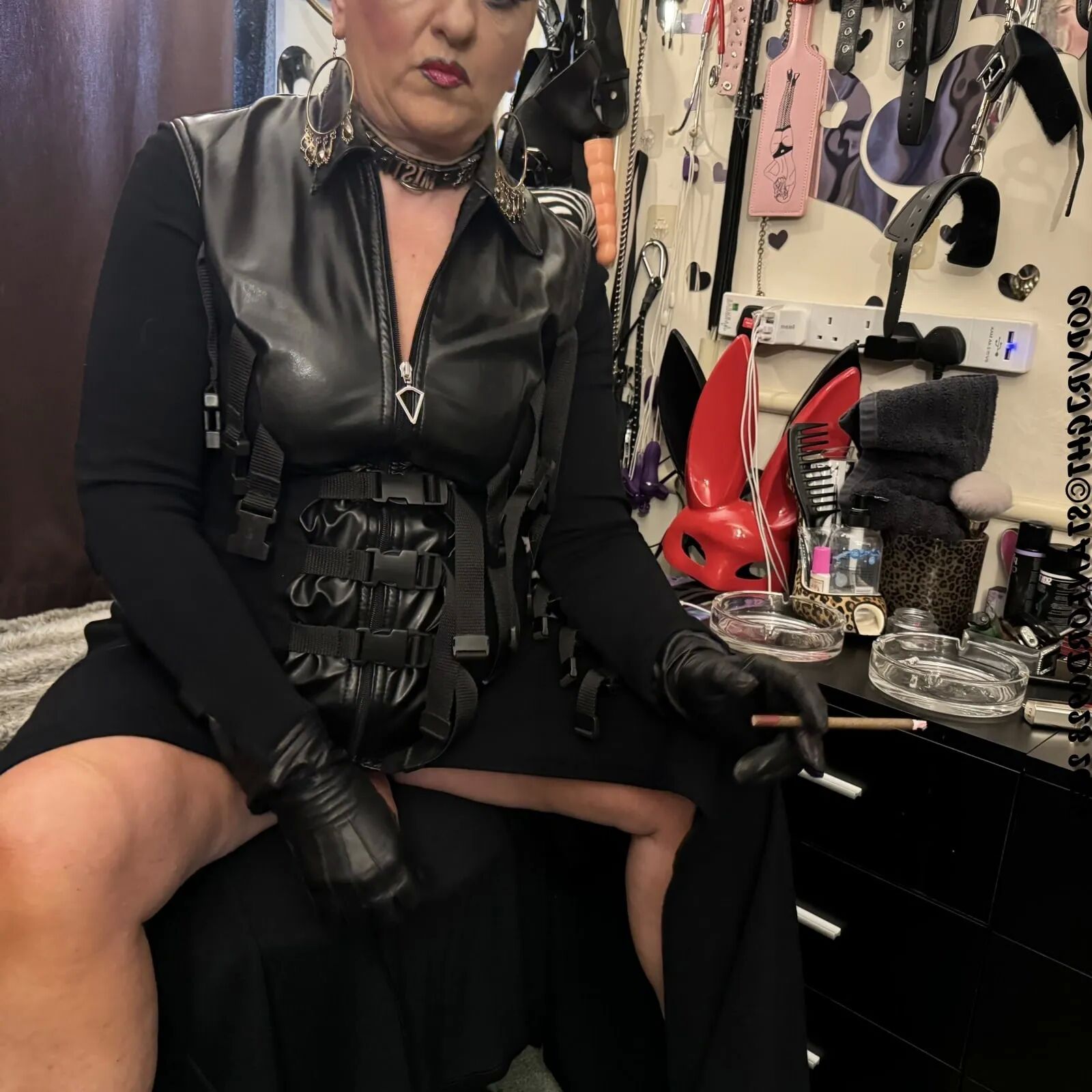 SHIRLEY SMOKING DOMINATION - 141 Pics