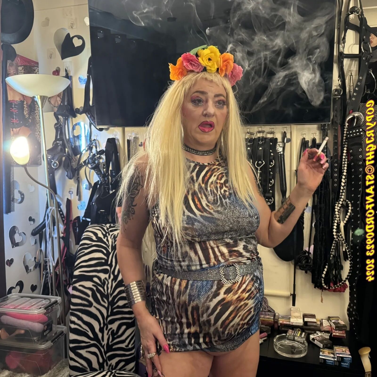 SHIRLEY HIPPY SLUT - 105 Pics