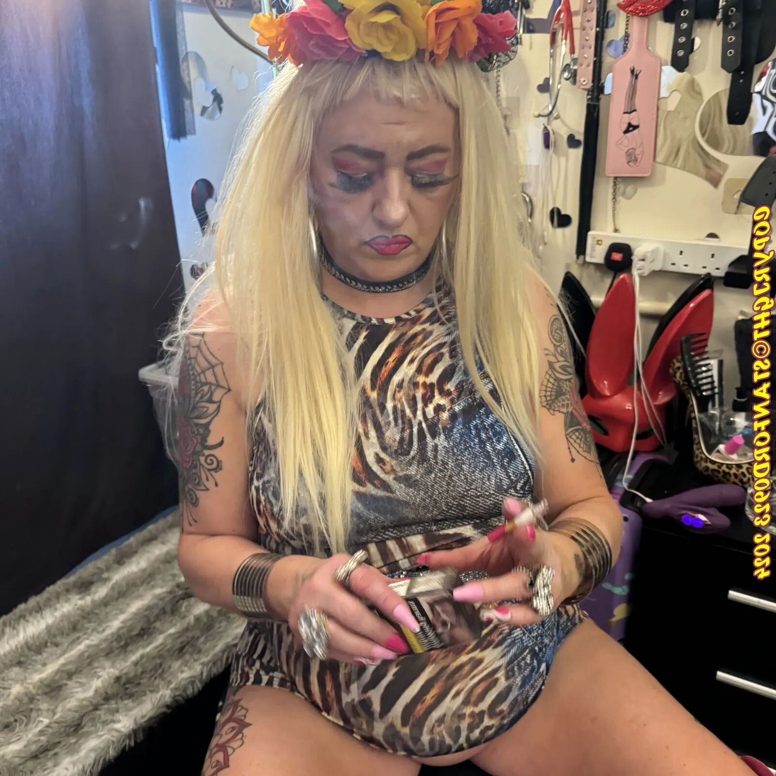 SHIRLEY HIPPY SLUT - 105 Pics