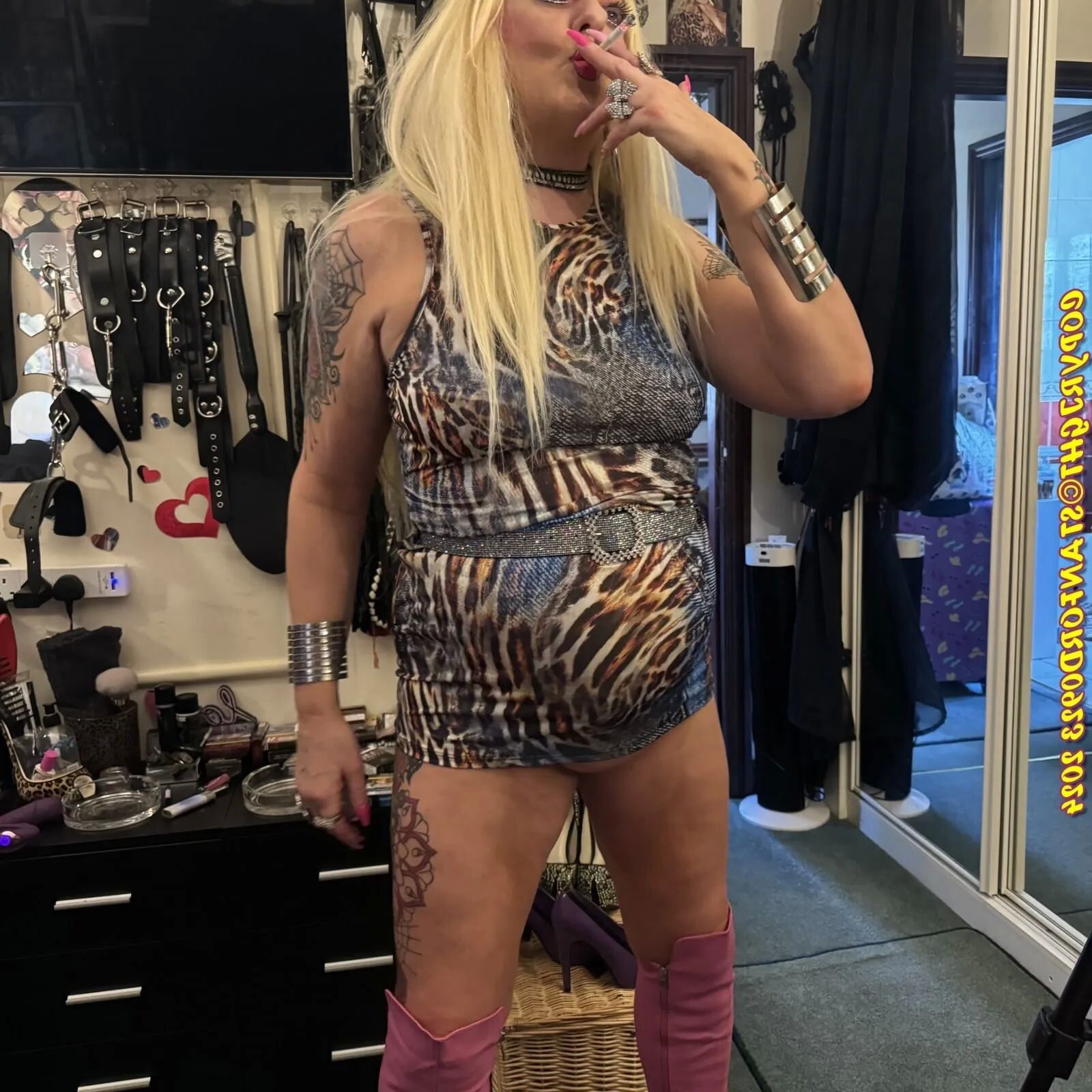 SHIRLEY HIPPY SLUT - 105 Pics