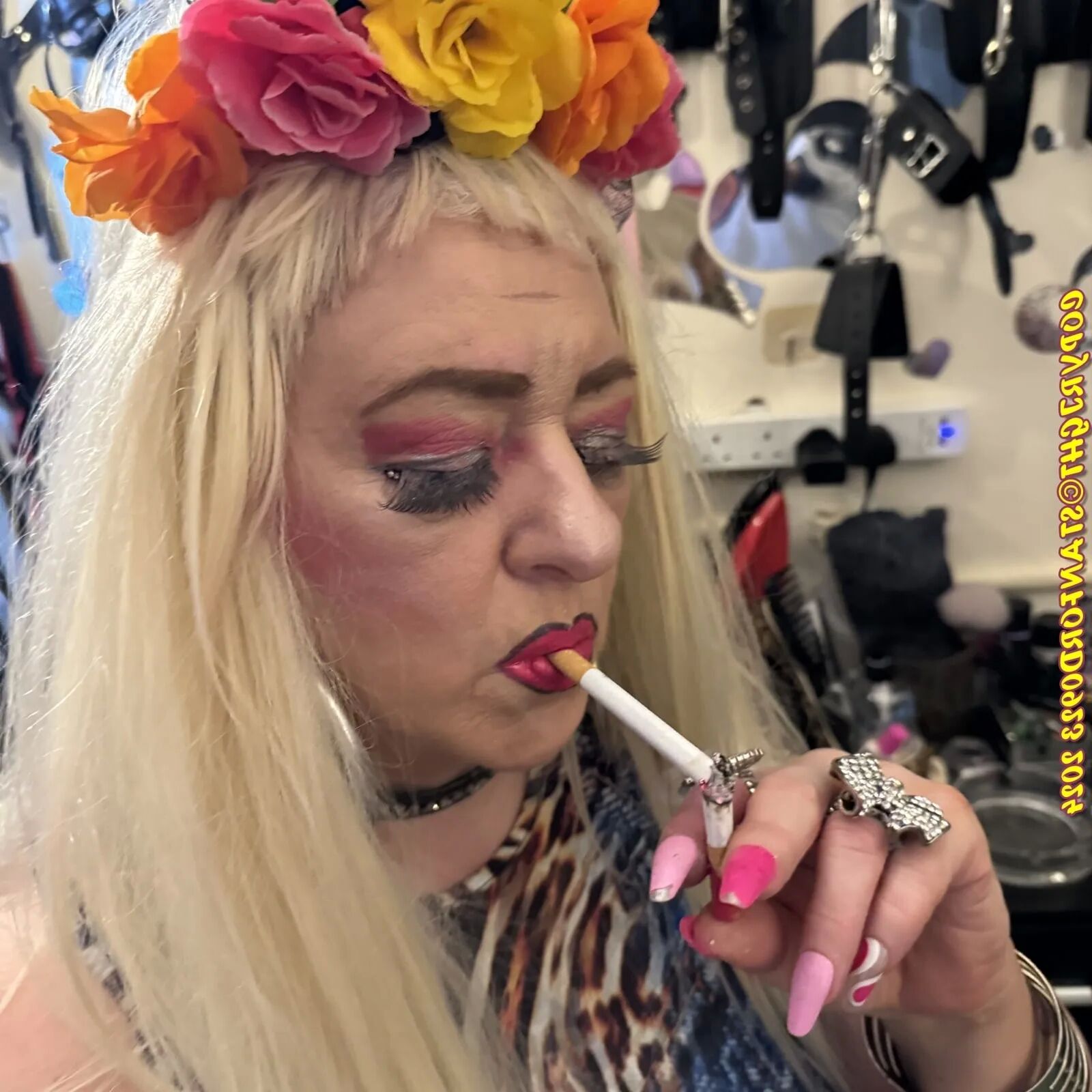 SHIRLEY HIPPY SLUT - 105 Pics