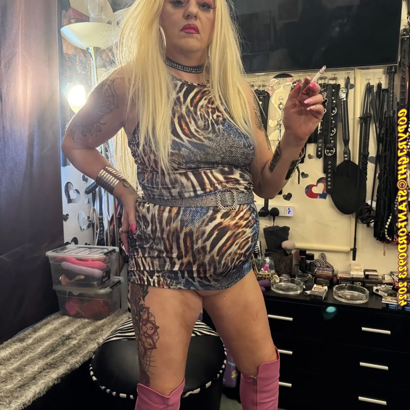 SHIRLEY HIPPY SLUT - 105 Pics