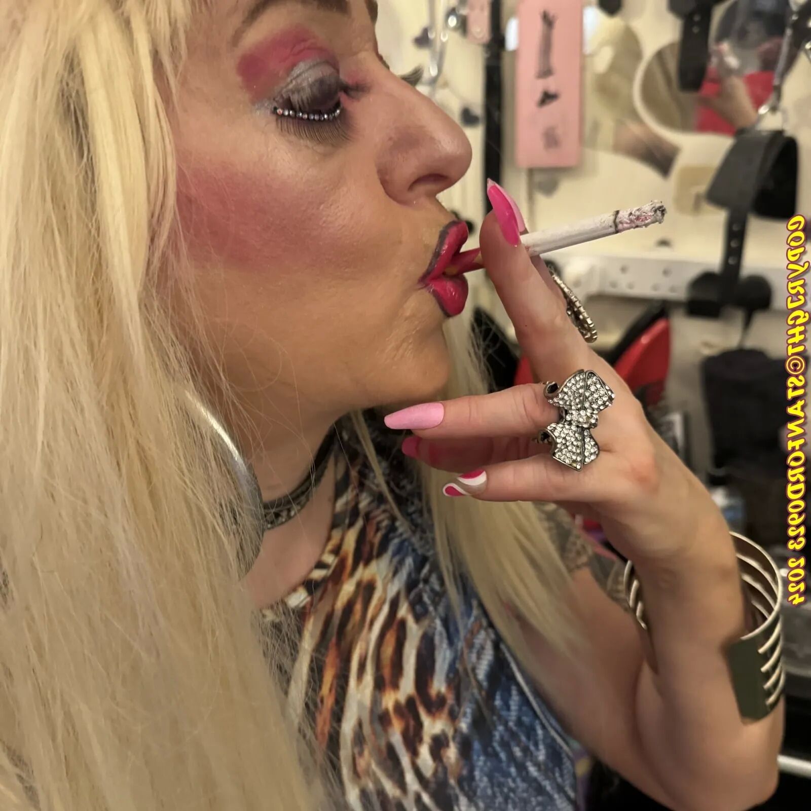 SHIRLEY HIPPY SLUT - 105 Pics