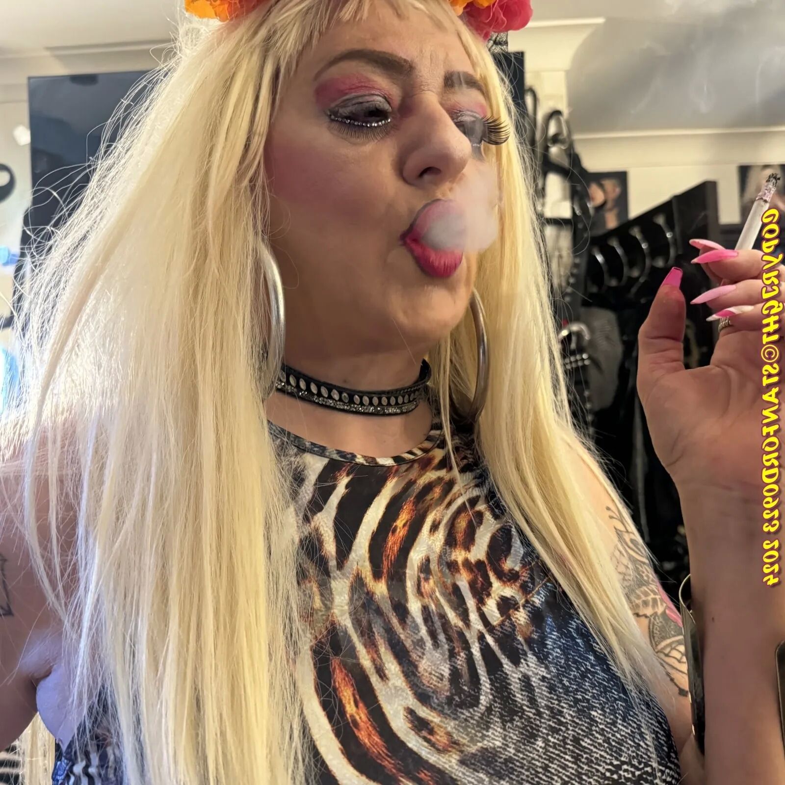 SHIRLEY HIPPY SLUT - 105 Pics