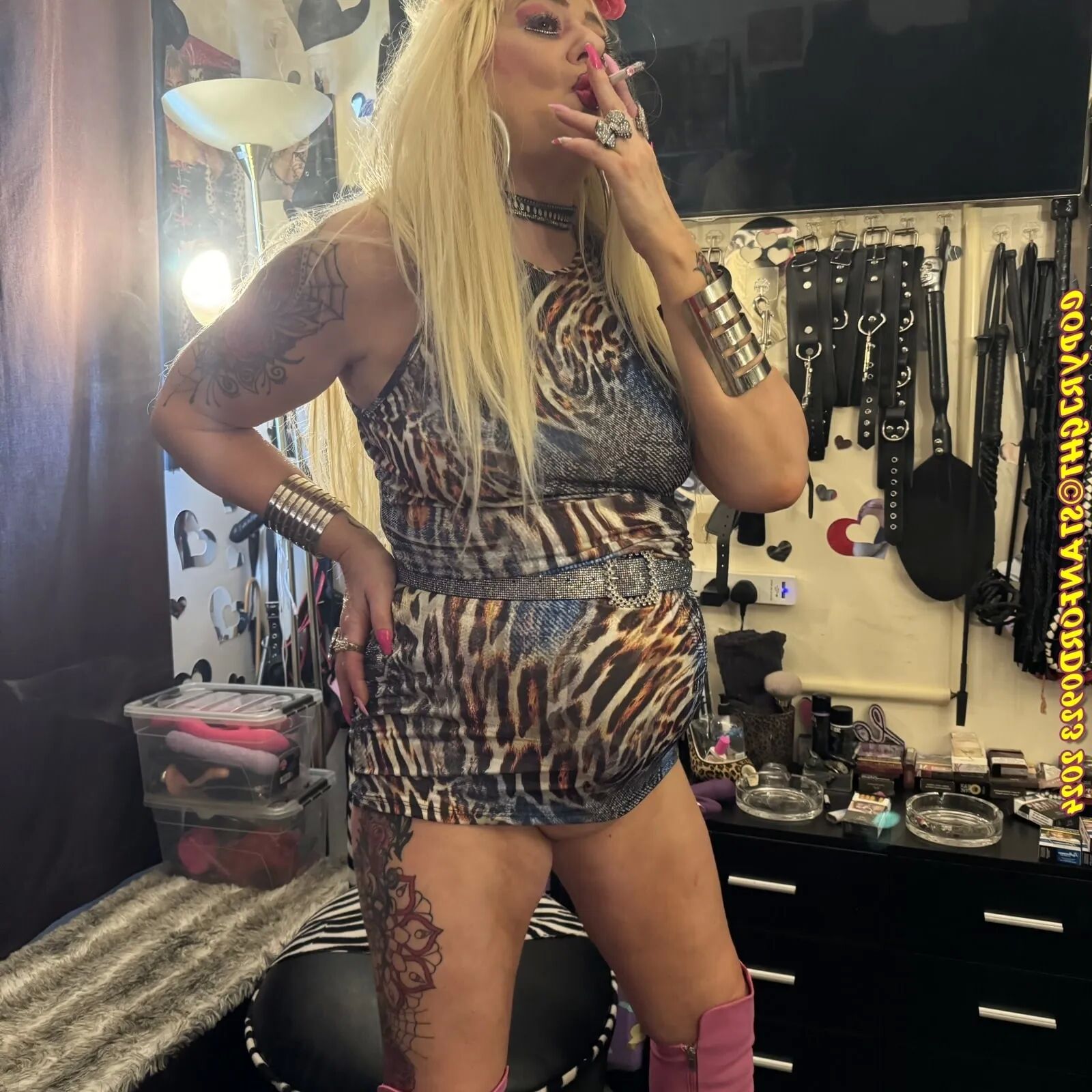 SHIRLEY HIPPY SLUT - 105 Pics