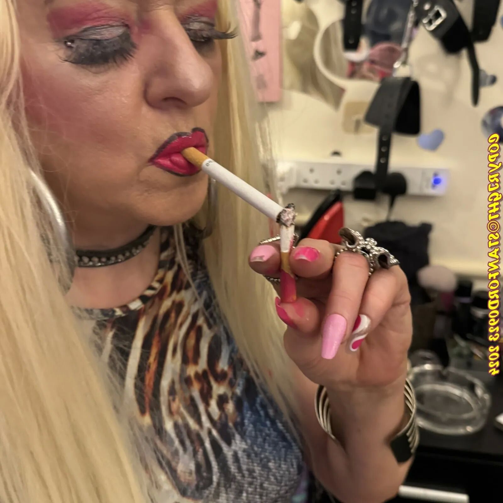 SHIRLEY HIPPY SLUT - 105 Pics