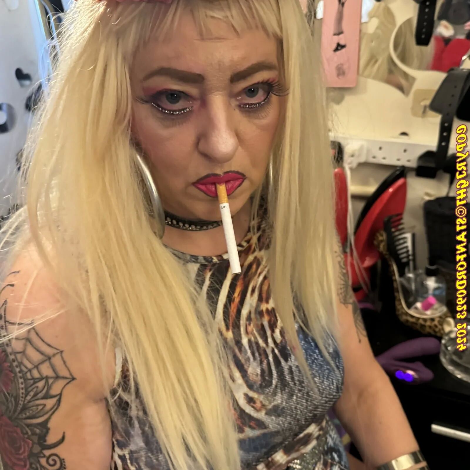 SHIRLEY HIPPY SLUT - 105 Pics