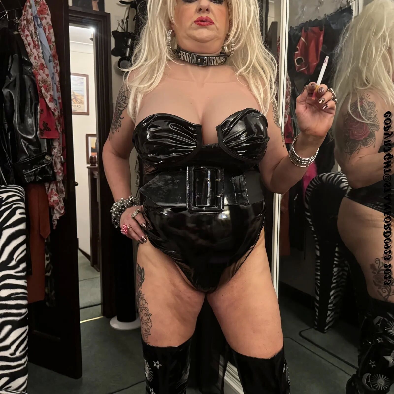 CHAIN SMOKING SHIRLEY - 133 Pics