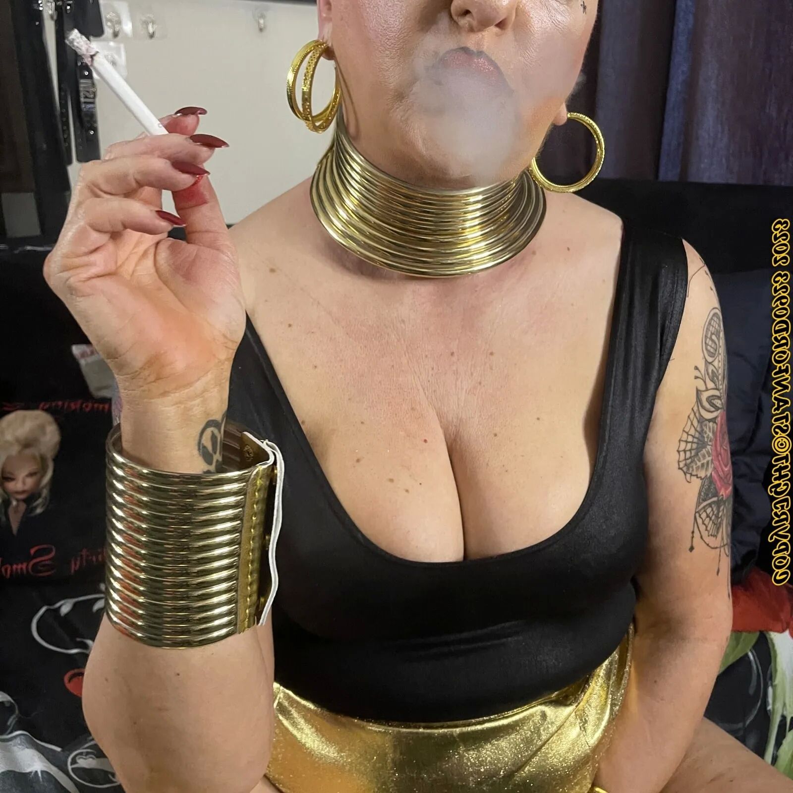 BAD AUNTIE SHIRLEY - 148 Pics