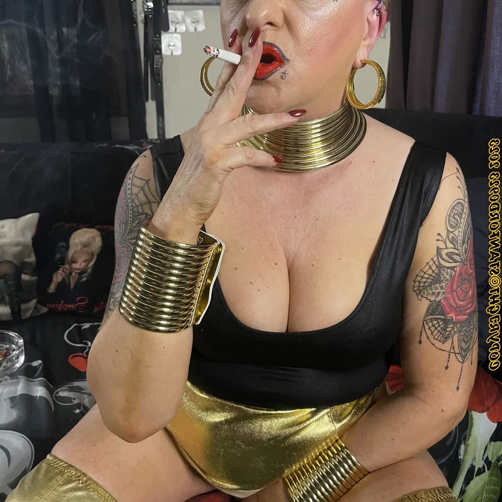 BAD AUNTIE SHIRLEY - 148 Pics