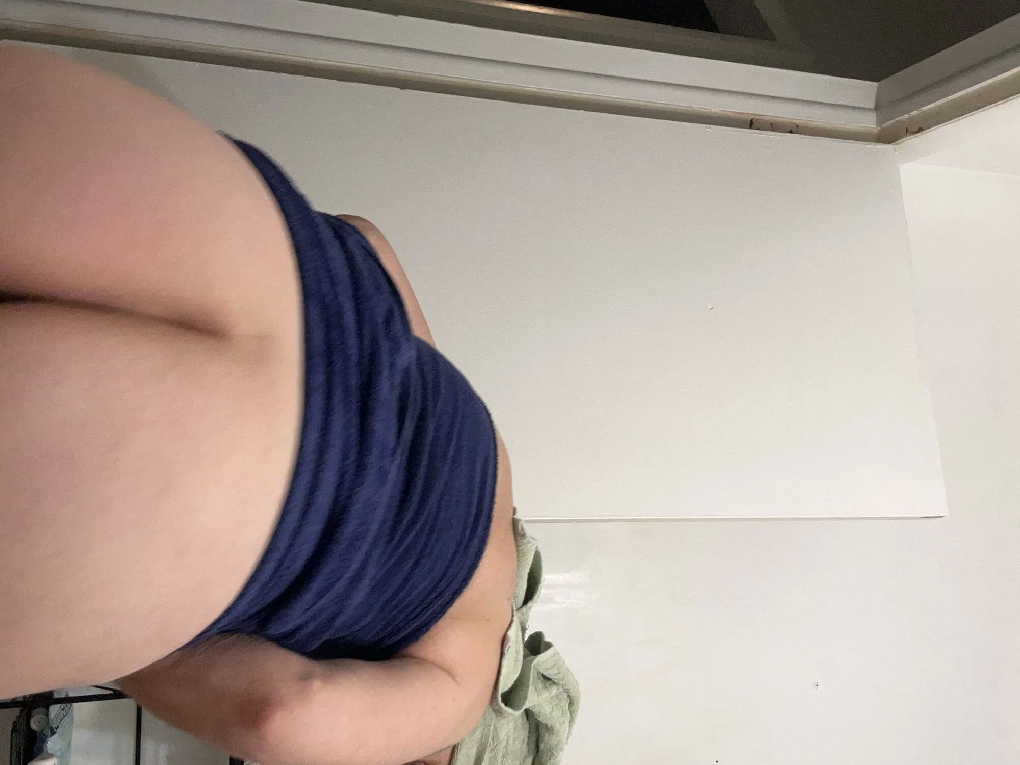 Lonely milf - 10 Pics