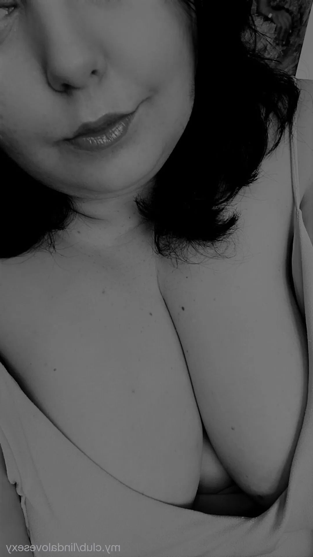 Linda Free Photos - 7 Pics