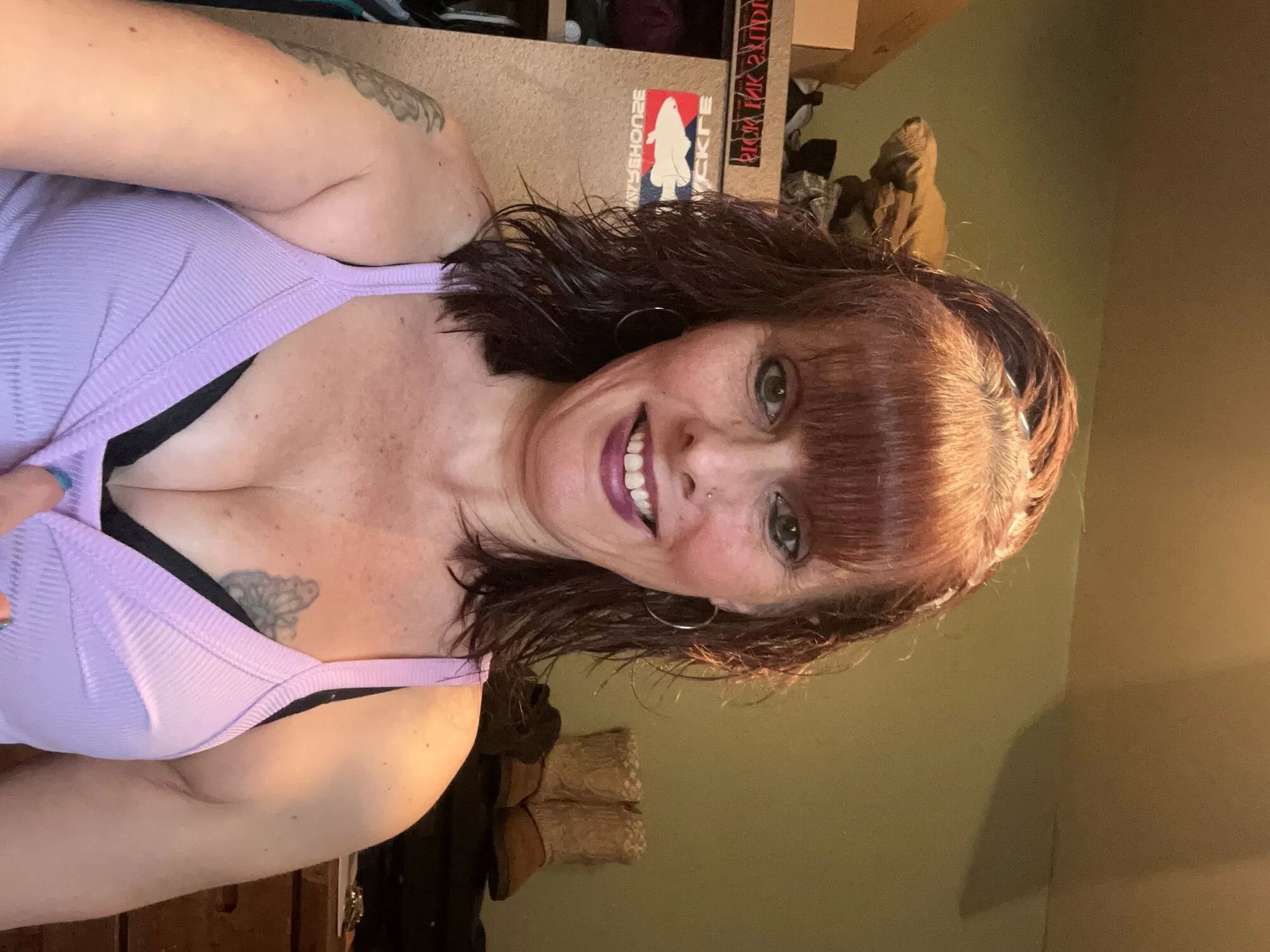 Lonely milf - 10 Pics