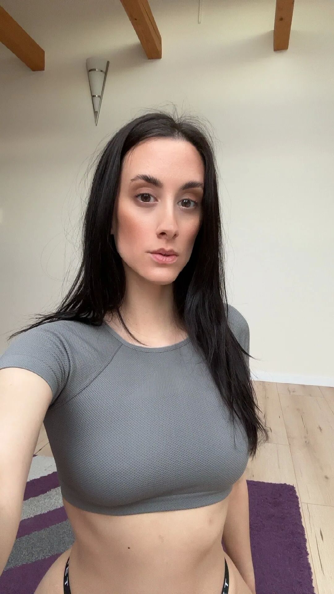 Sexy Brunette - 19 Pics