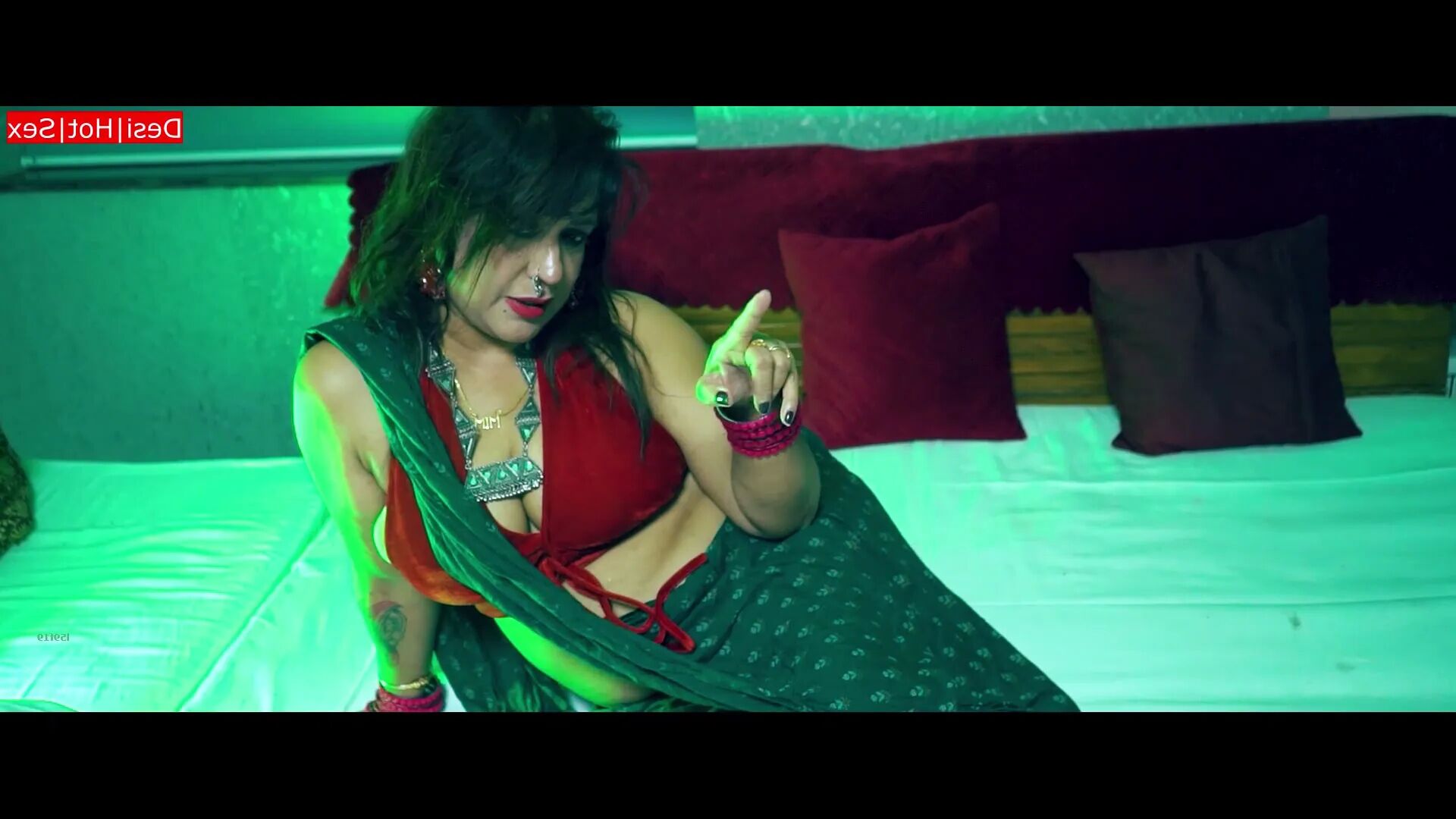 Indian Hot Bhabhi - 19 Pics