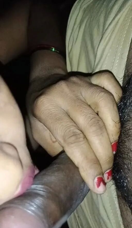 Ankita blowjob with shekhar - 21 Pics
