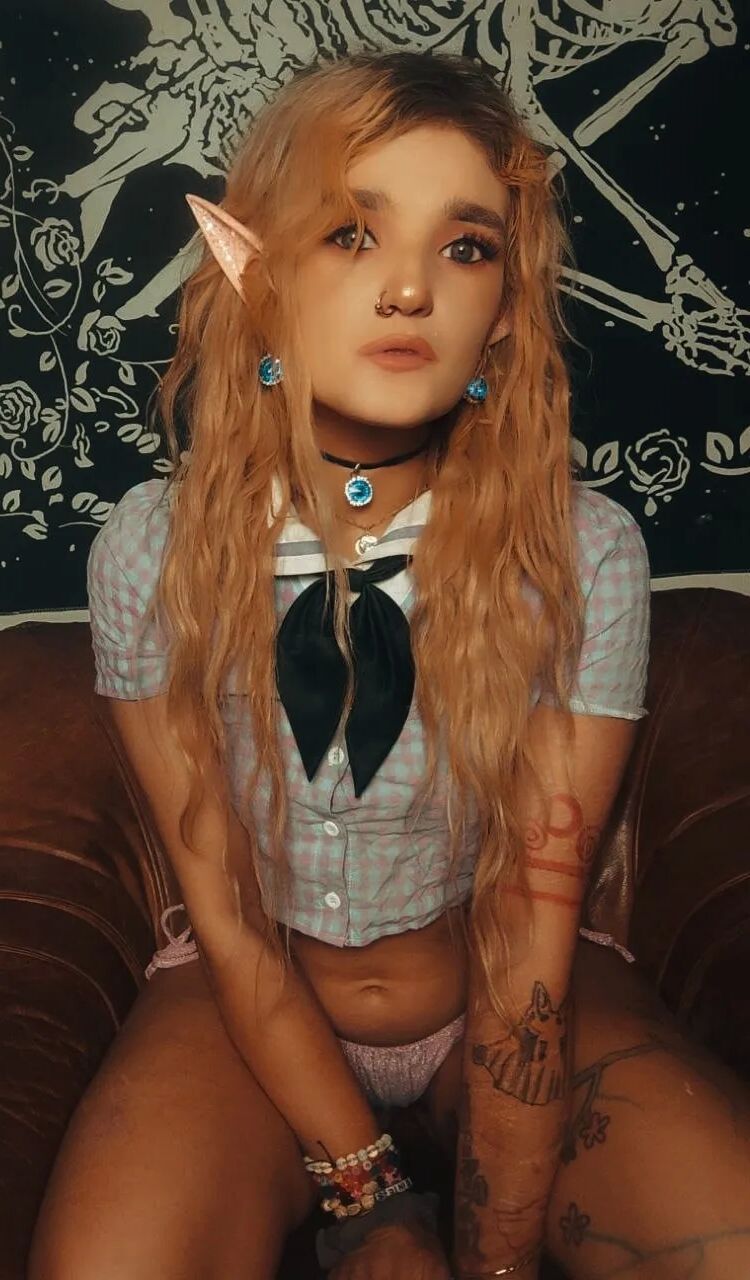 I'm a elf, you see? I have cute pointy ears and everything - 25 Pics