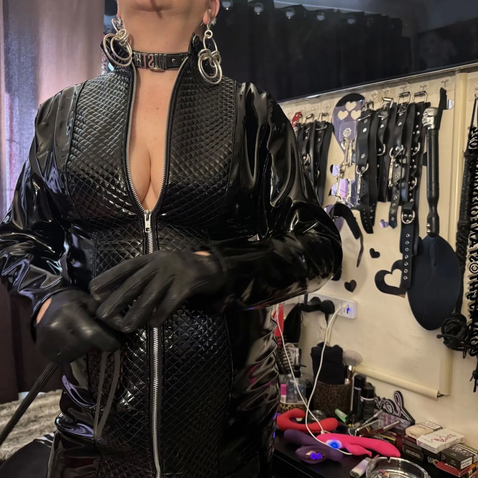 SHIRLEY MISS DOMINATRIX - 87 Pics