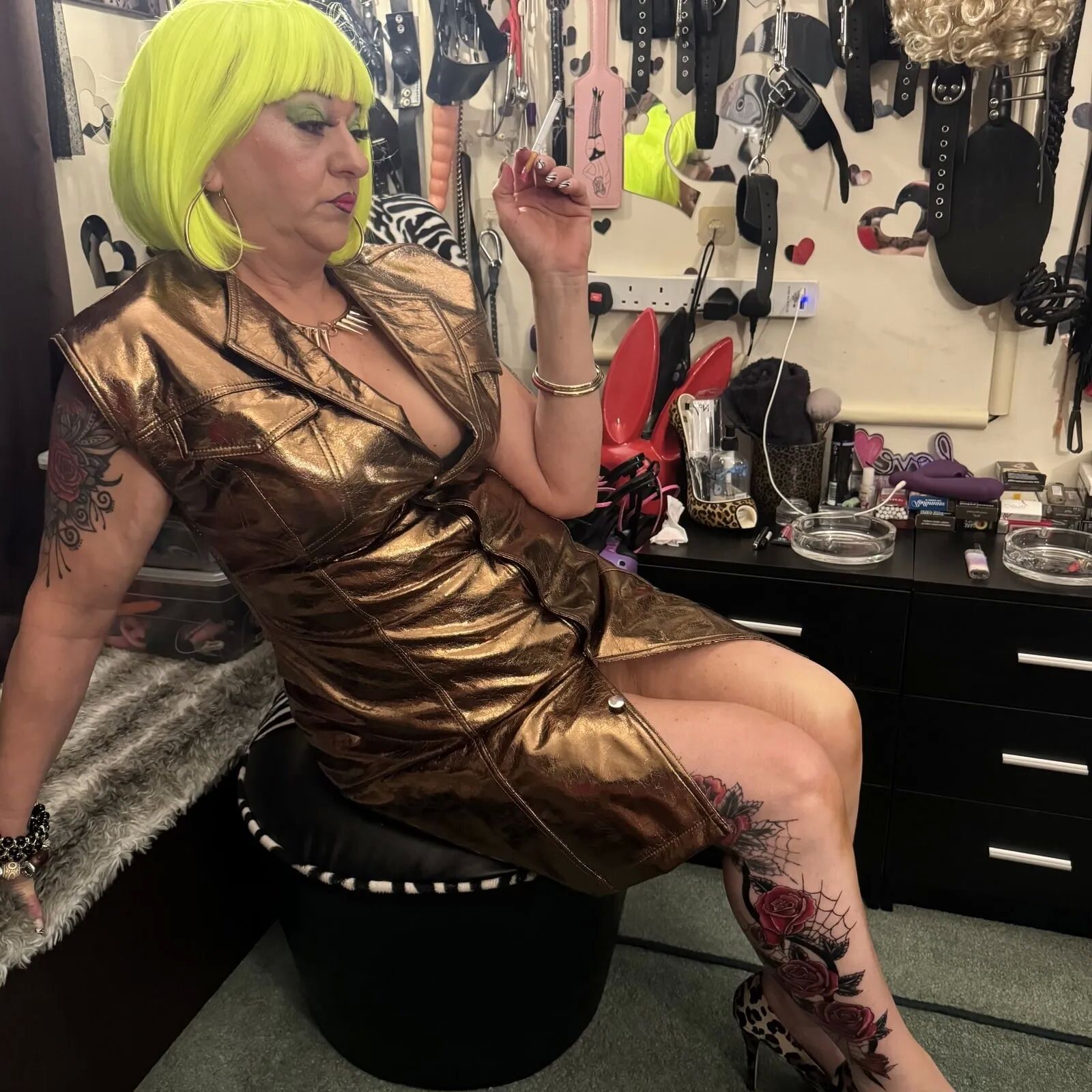 SHIRLEY SLAG AT HOME - 100 Pics