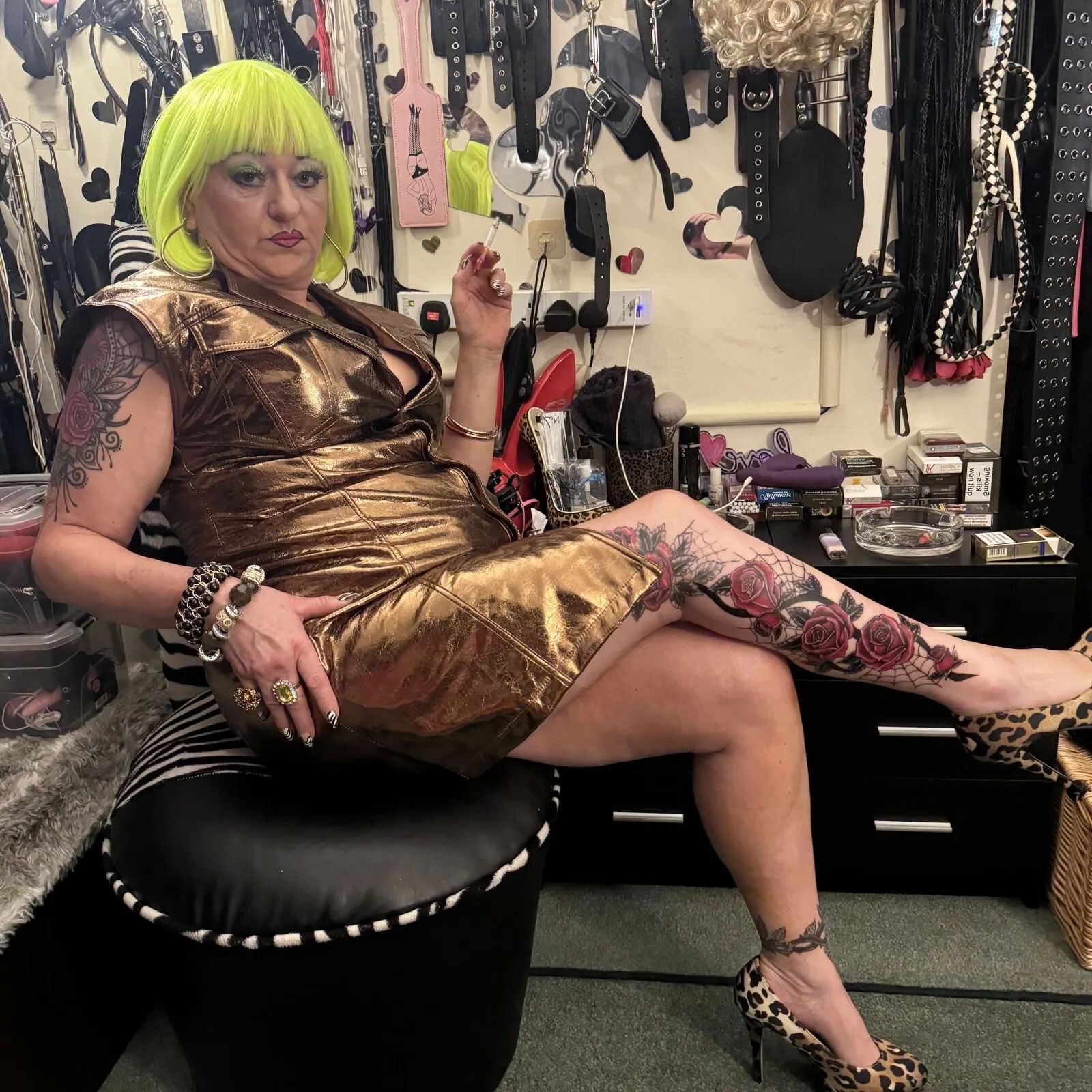 SHIRLEY SLAG AT HOME - 100 Pics