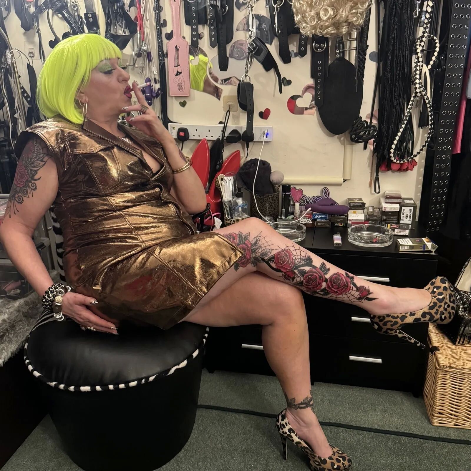SHIRLEY SLAG AT HOME - 100 Pics
