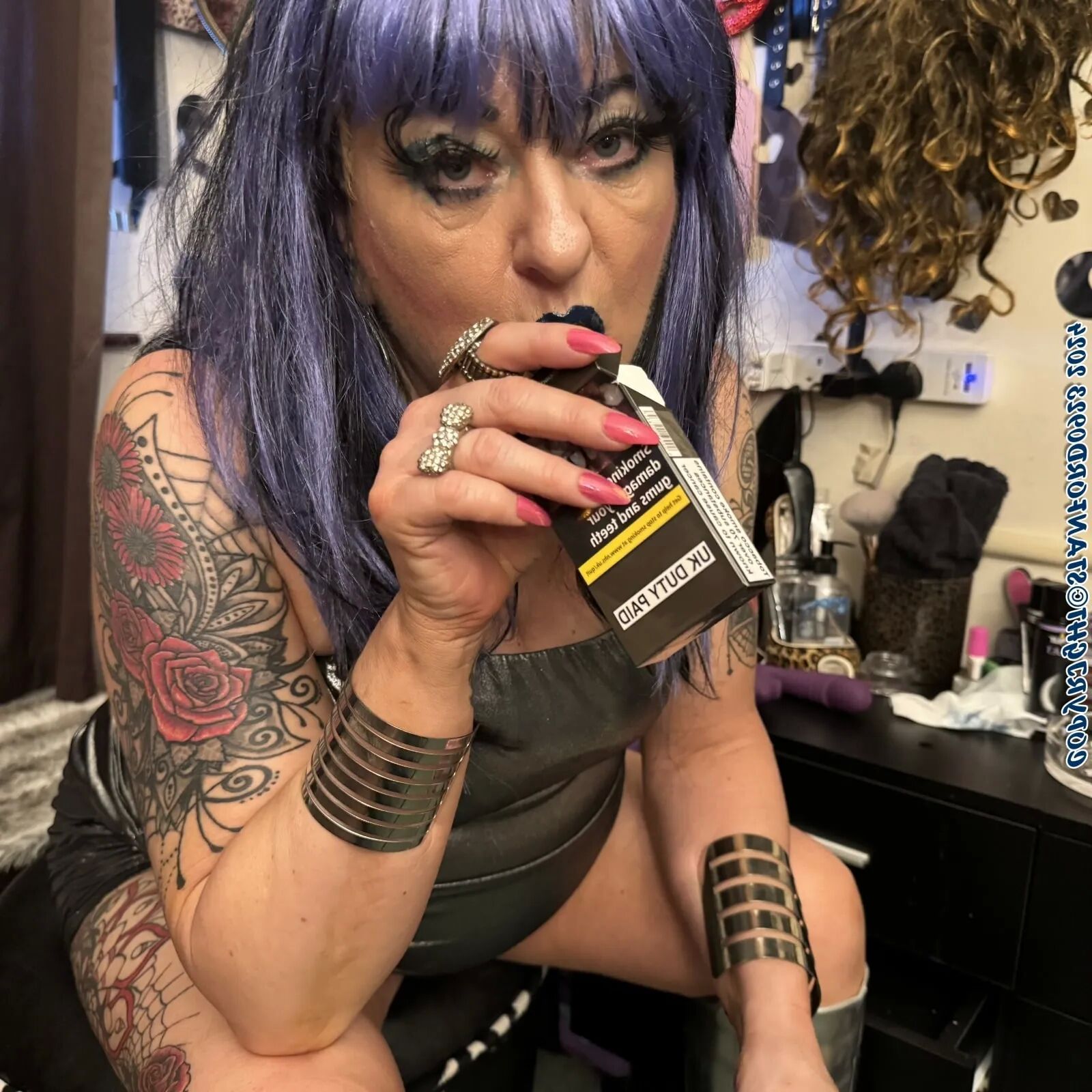 SHIRLEY TRASH MOM - 108 Pics