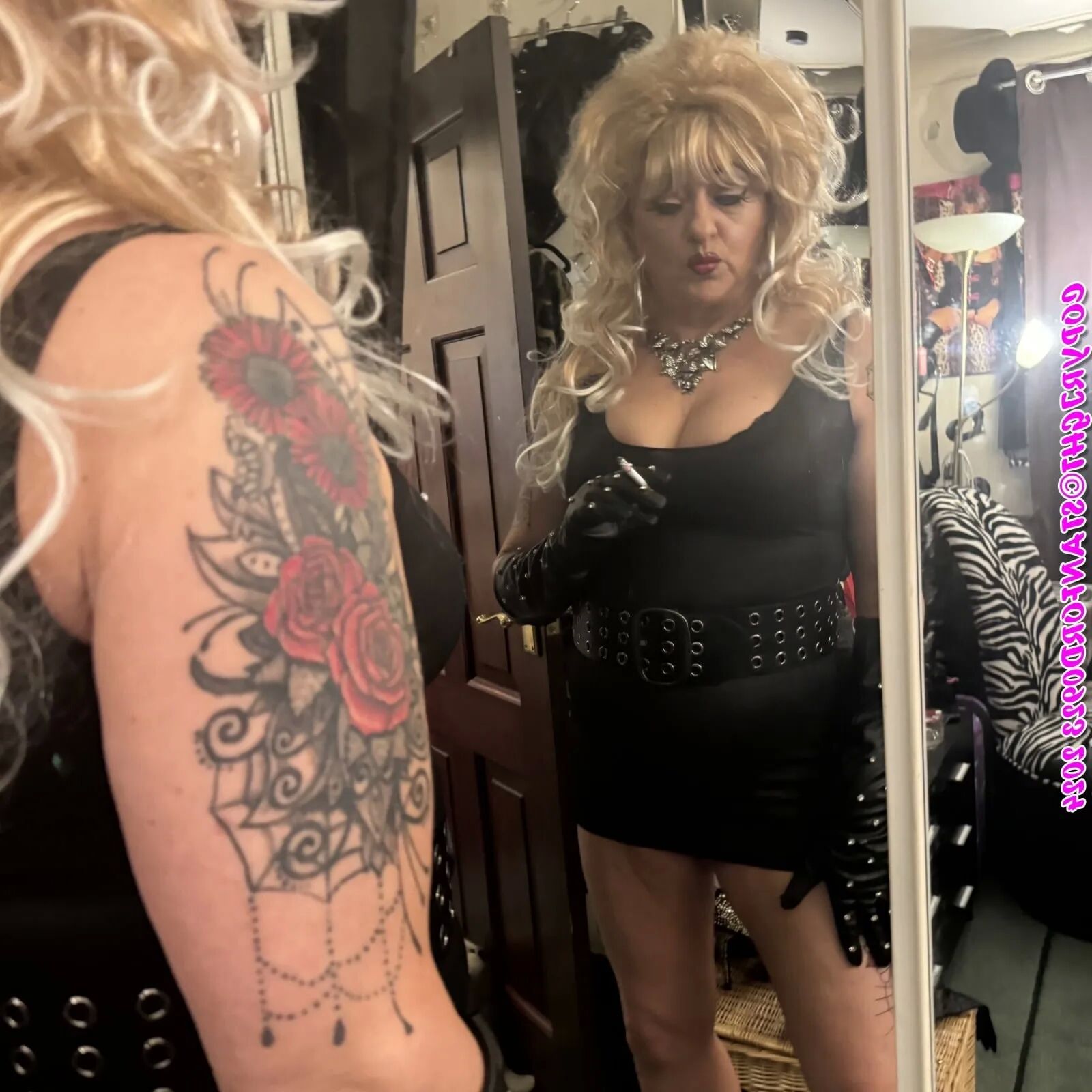 SEXY MILF SHIRLEY - 149 Pics