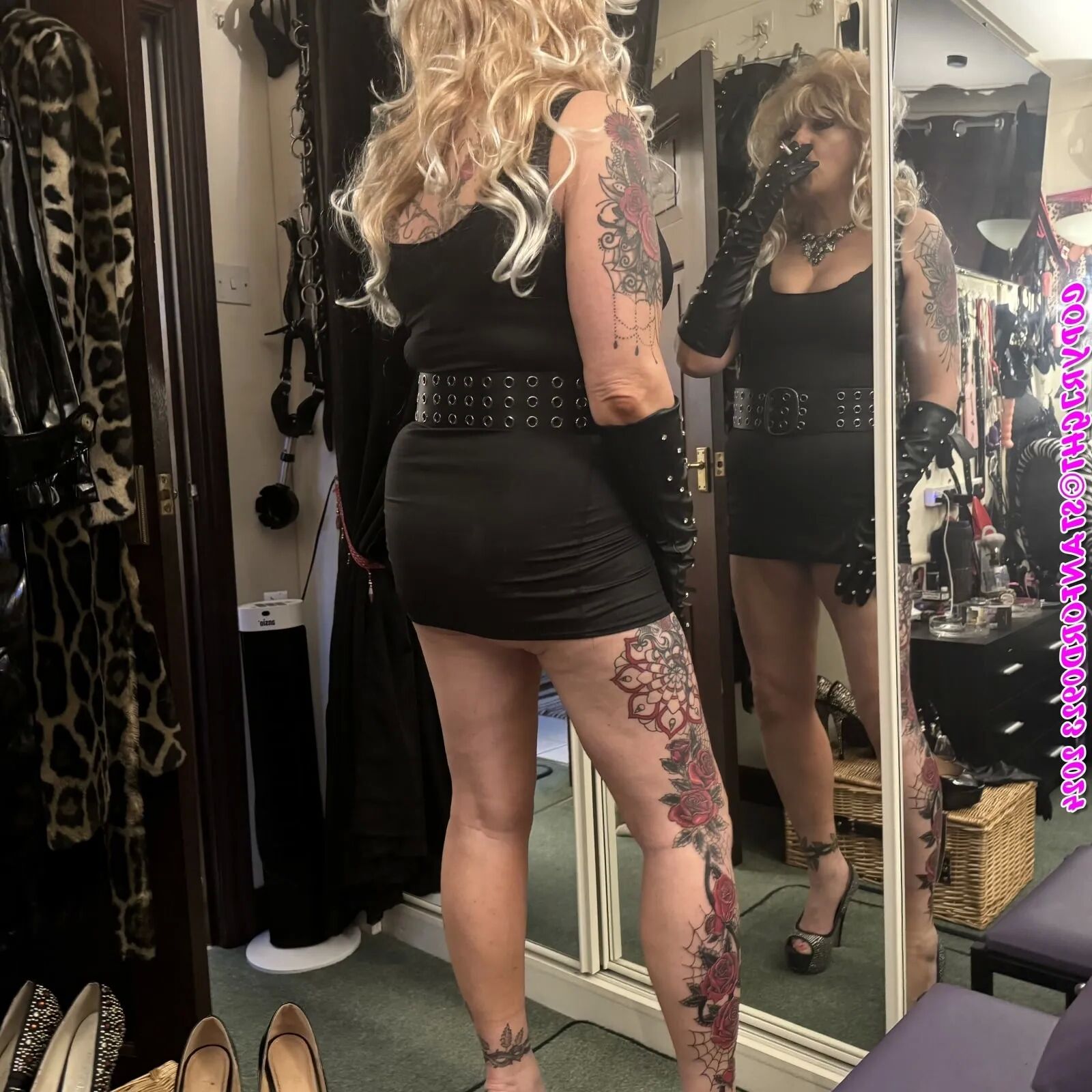 SEXY MILF SHIRLEY - 149 Pics