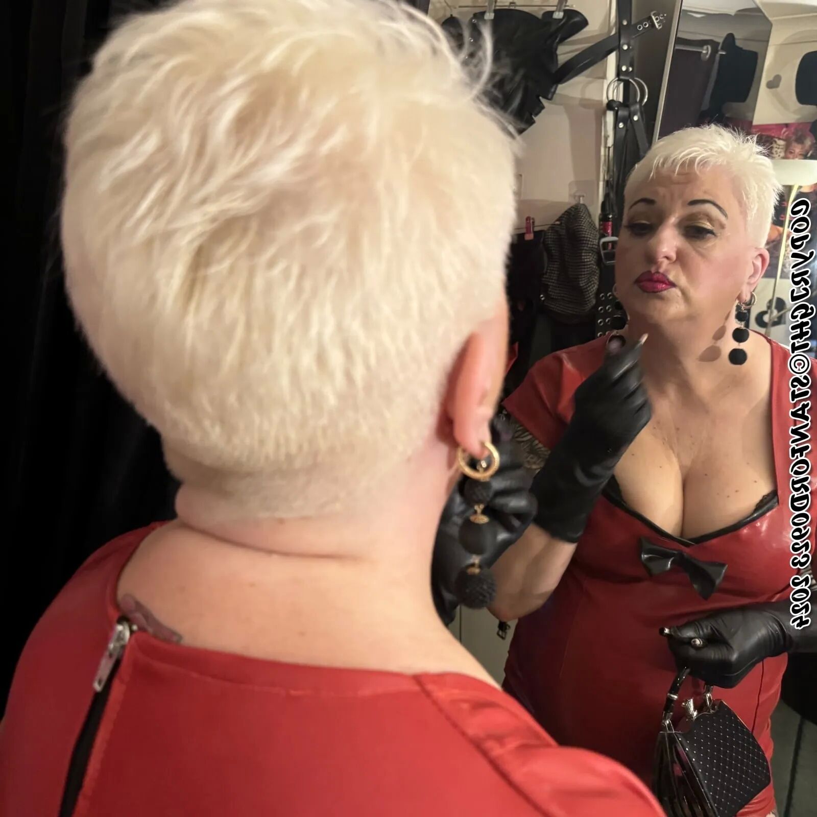 RUBBER WHORE SHIRLEY - 150 Pics