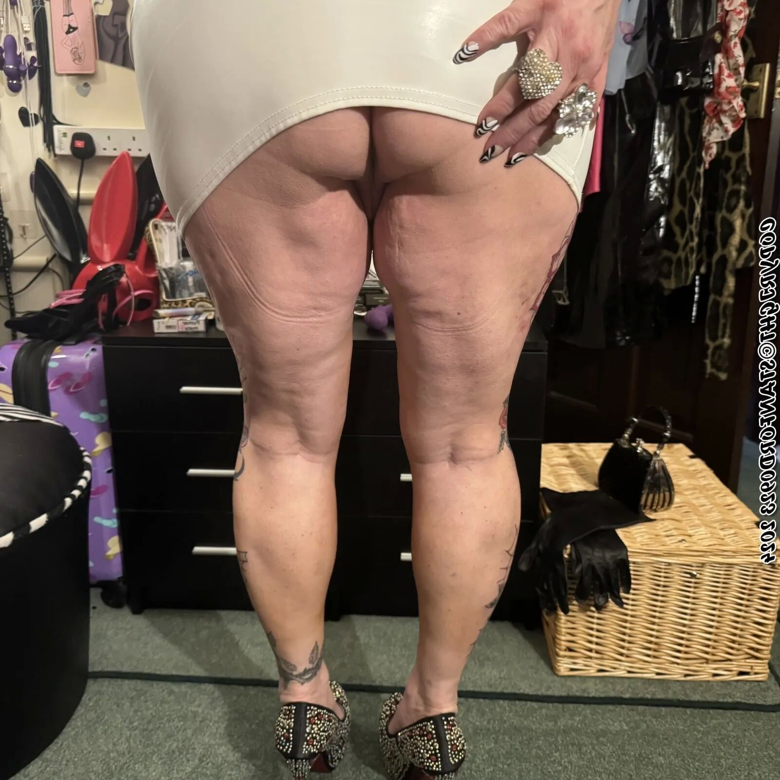 MOMS NEEDS SHIRLEY - 92 Pics