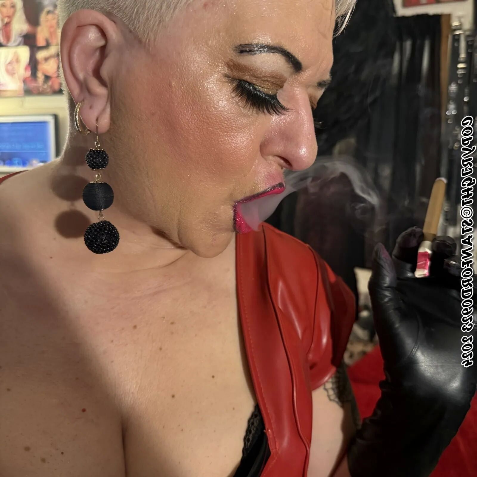 RUBBER WHORE SHIRLEY - 150 Pics