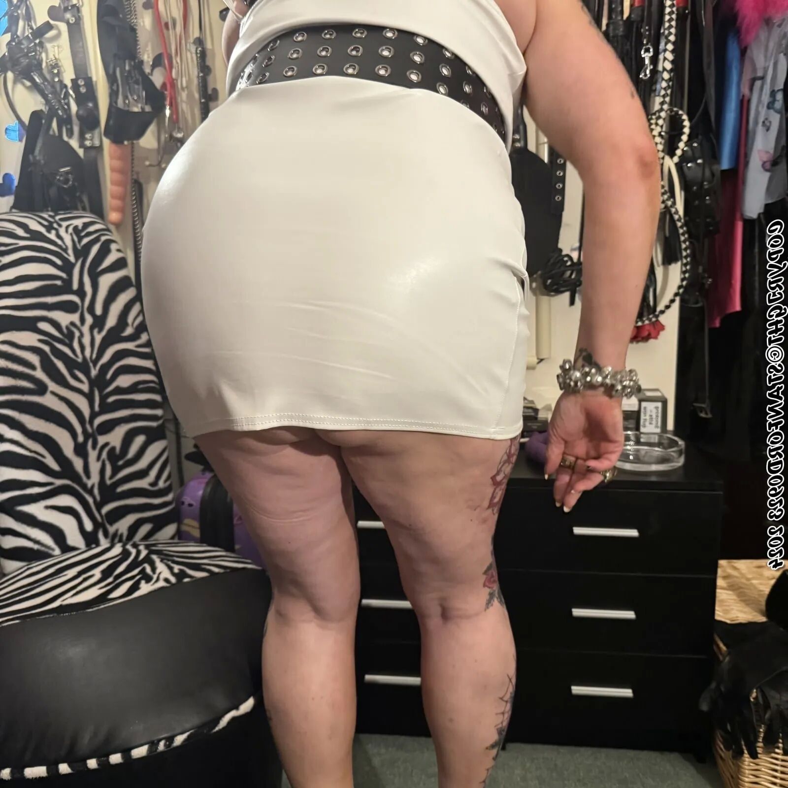 MOMS NEEDS SHIRLEY - 92 Pics