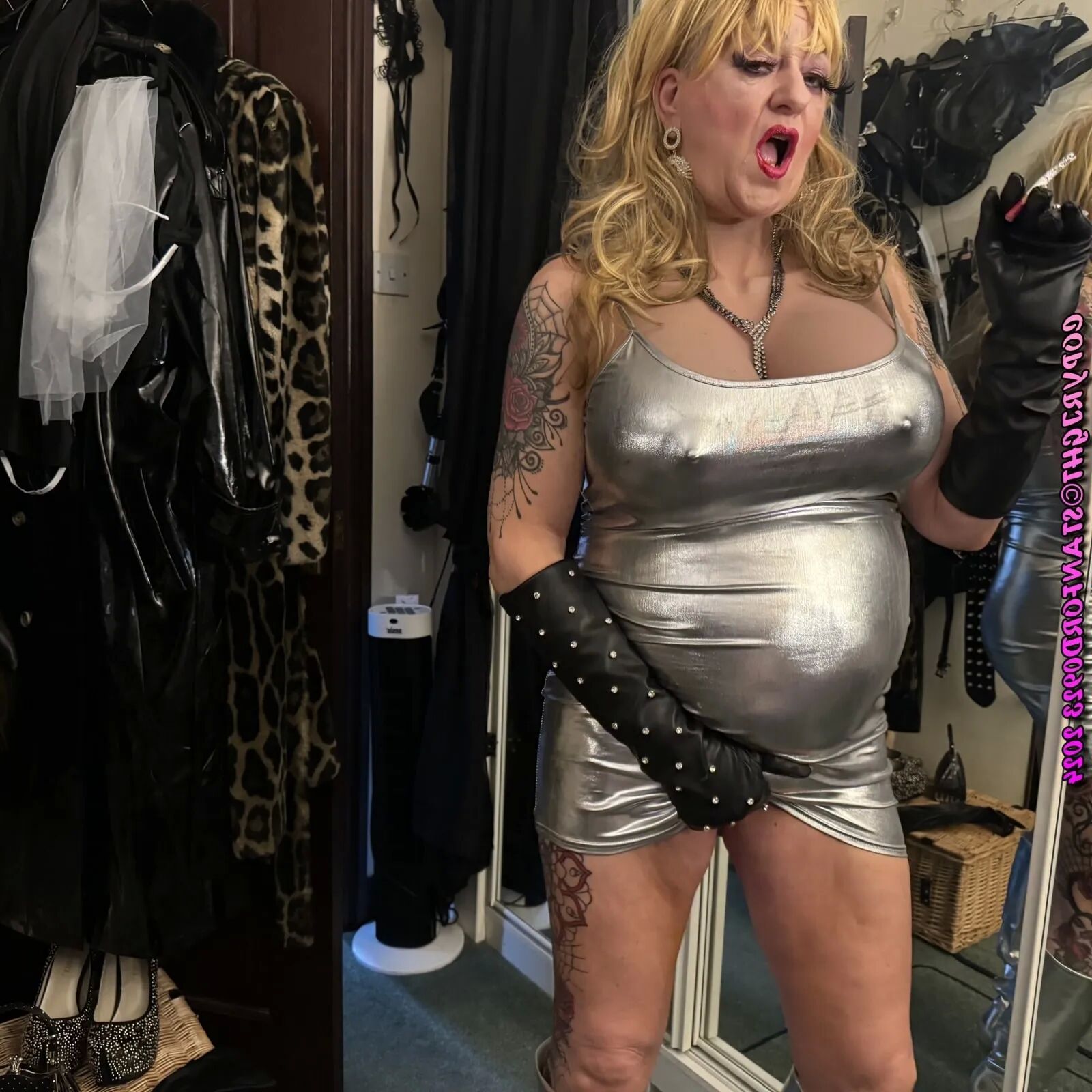 MOMMYS A DIRTY SLUT - 78 Pics