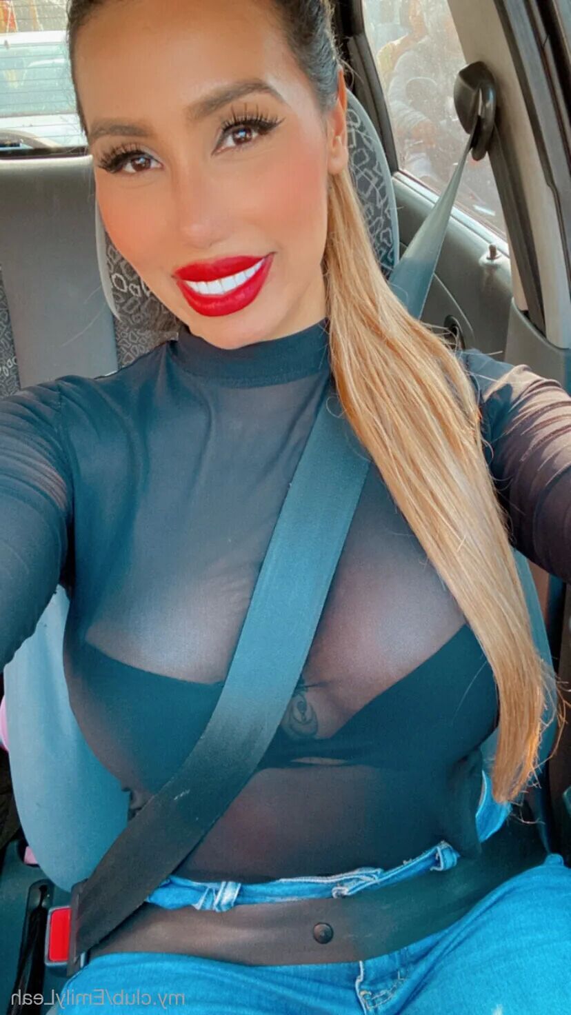 Emily Leah Free Photos - 20 Pics