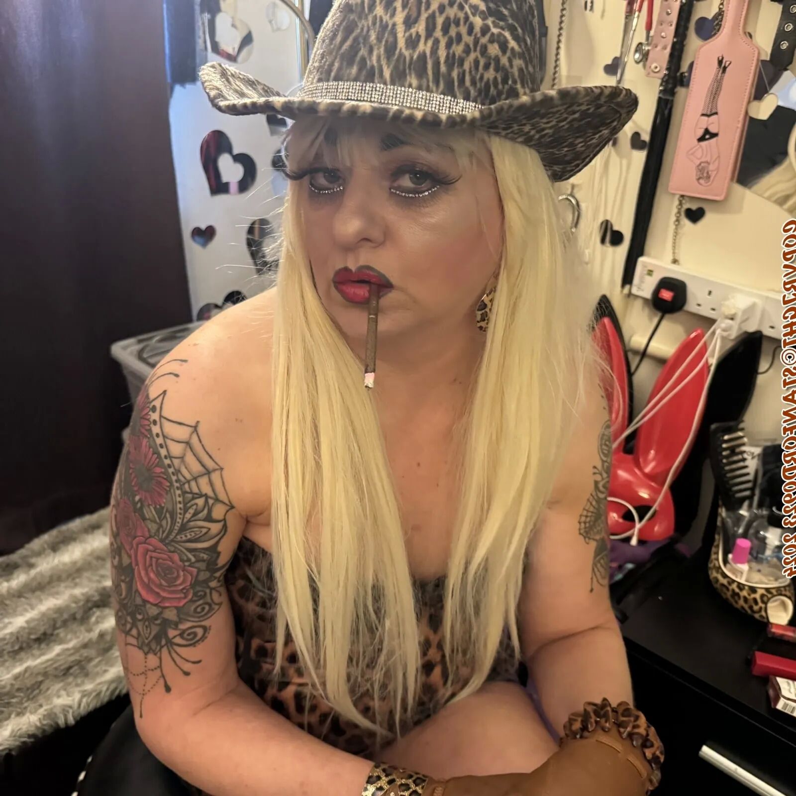 LET OTHER MEN FUCK HER - 97 Pics