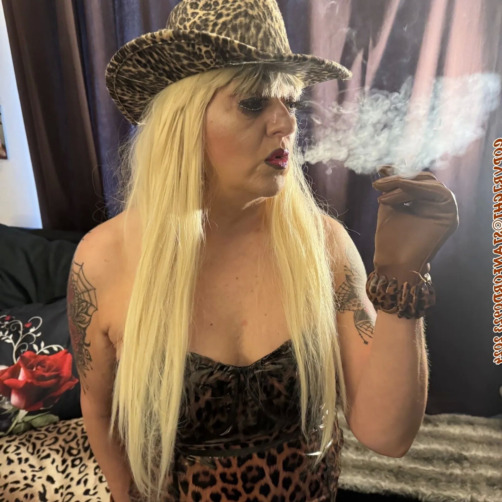 LET OTHER MEN FUCK HER - 97 Pics