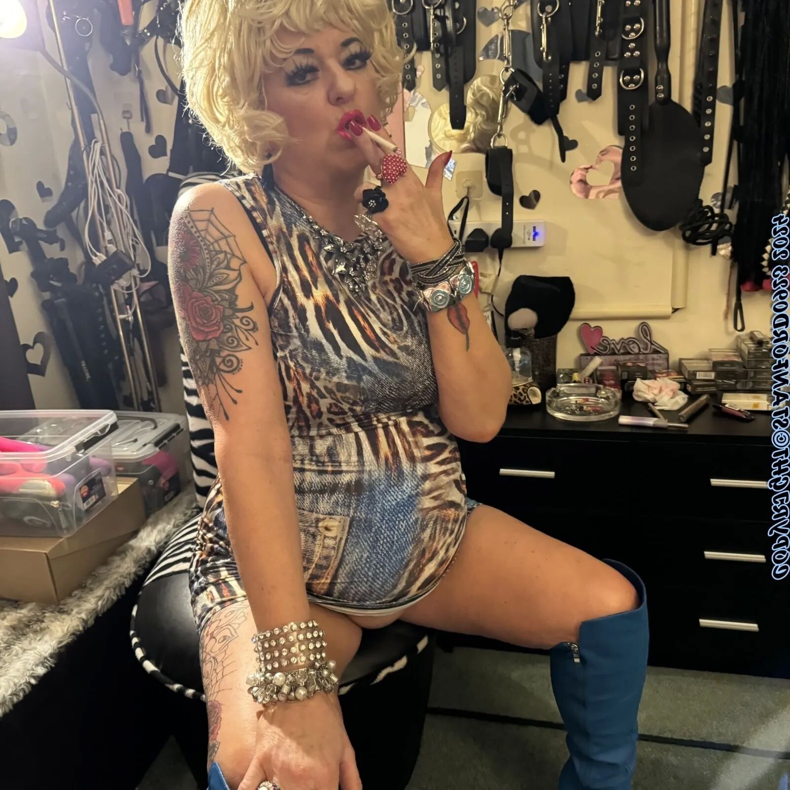 I LOVE JEAN PT 2 - 16 Pics