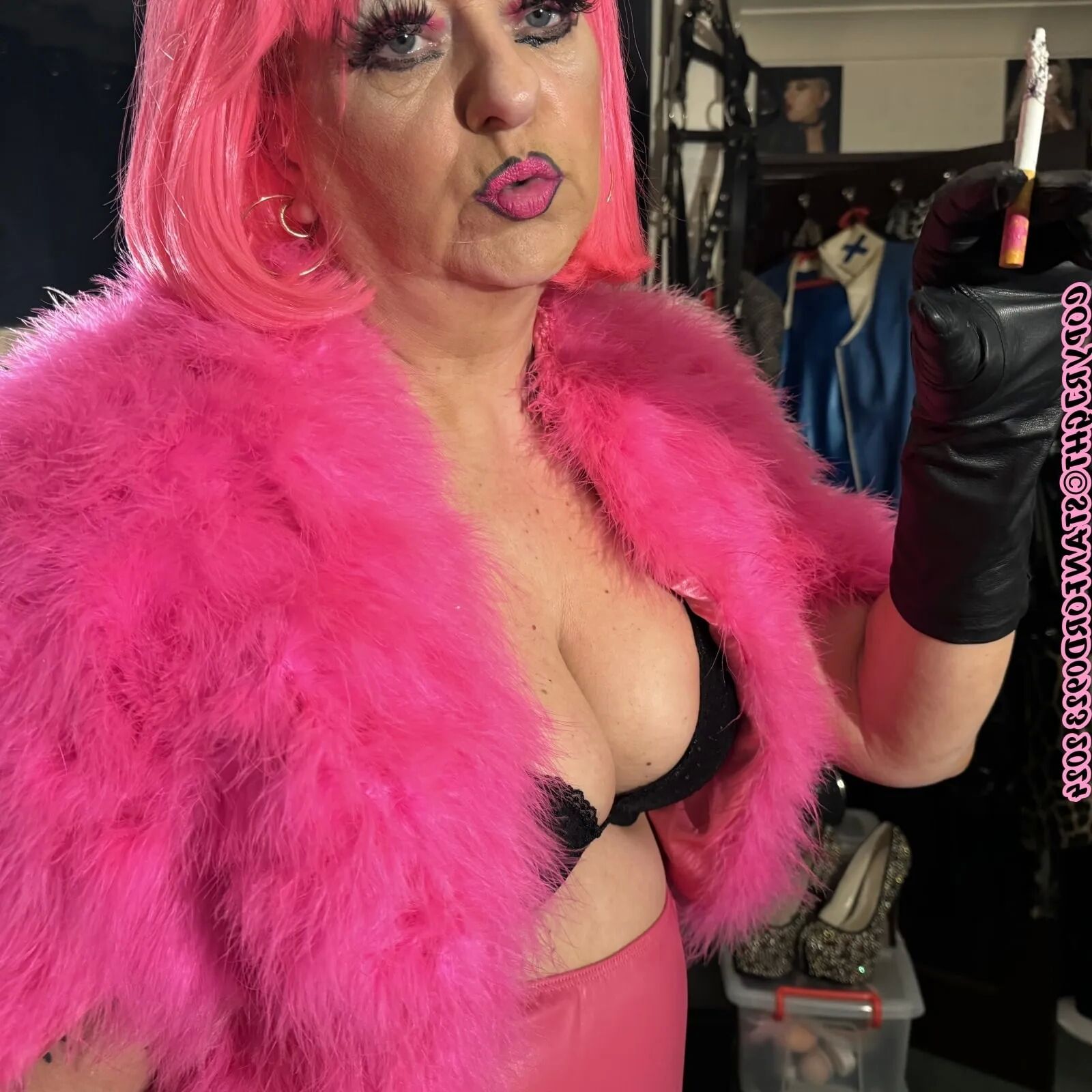 HOOKER BARBIE -SHIRLEY - 108 Pics