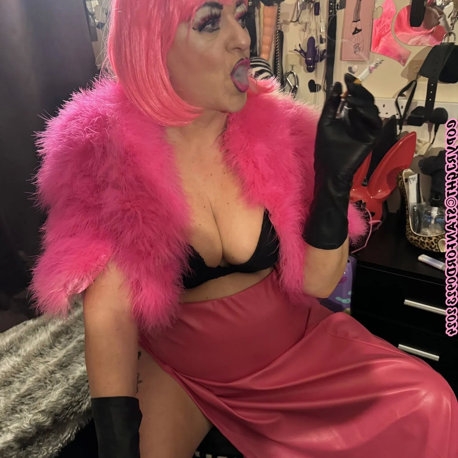 HOOKER BARBIE -SHIRLEY - 108 Pics
