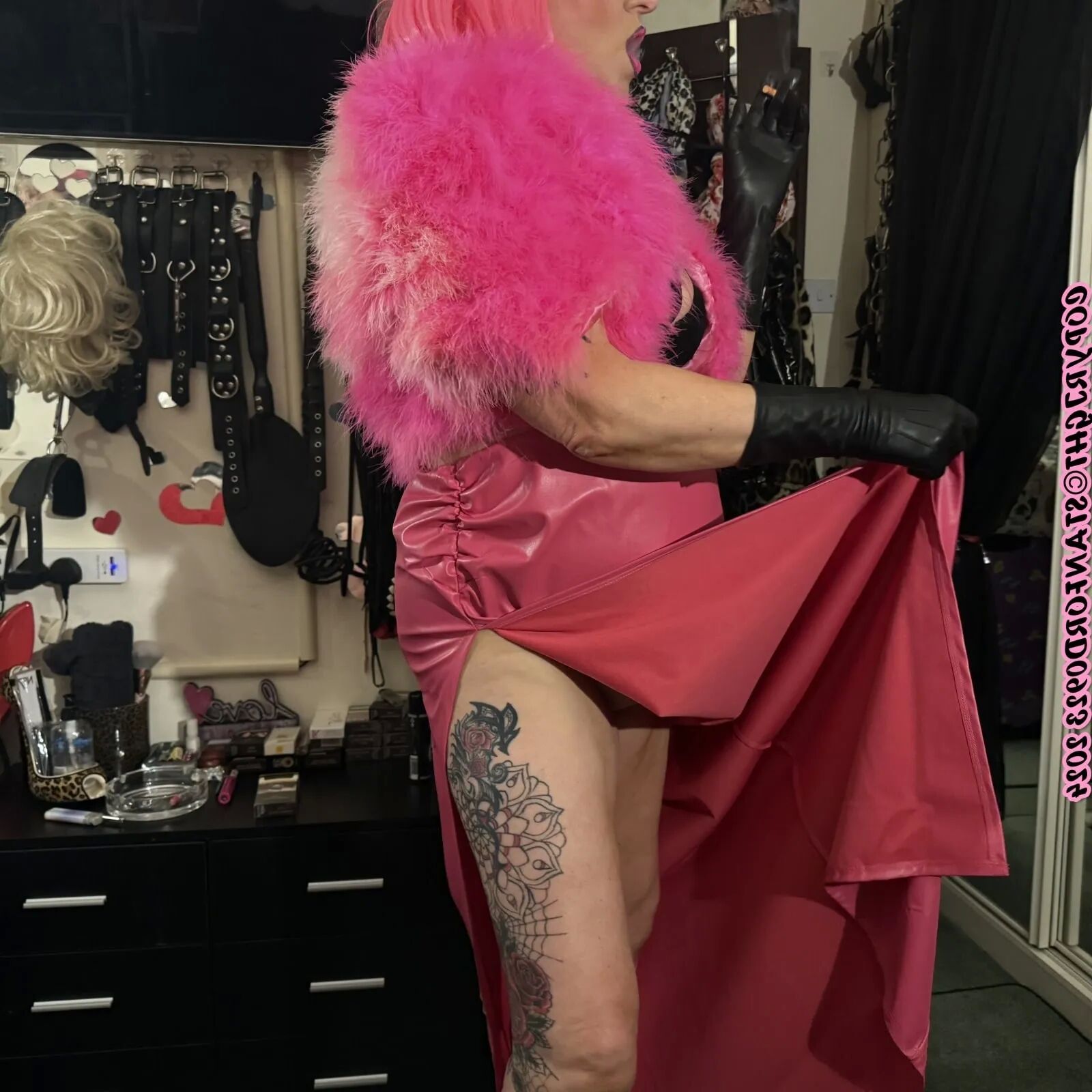 HOOKER BARBIE -SHIRLEY - 108 Pics